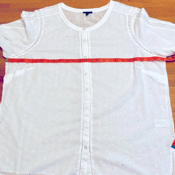 Talbots Women’s 2X White Eyelet Long-sleeve Collarless Top - Picture 8 of 12